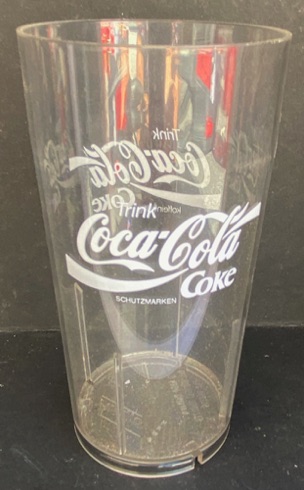 58273-1 coca cola plastic drinkbeker.jpeg